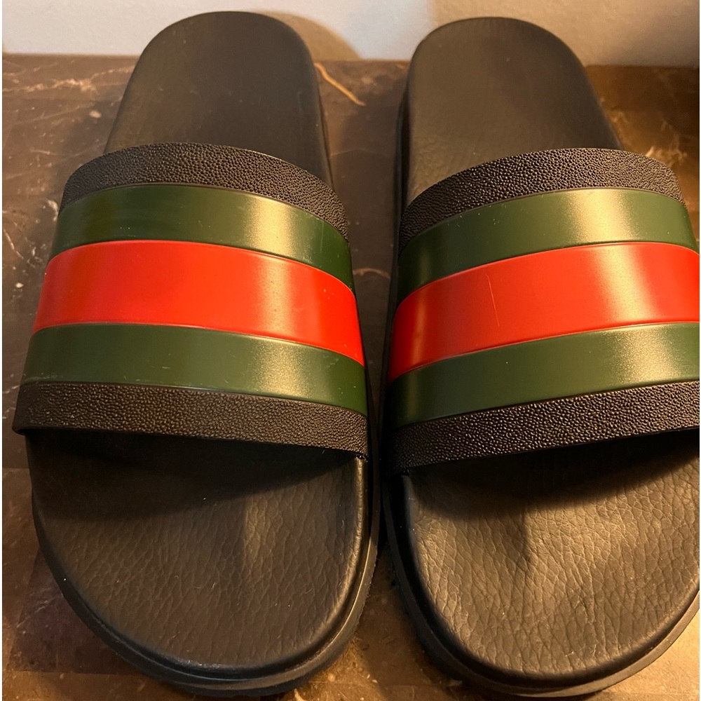 Men’s GUCCI slides